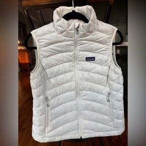 Like New Cream Off White Patagonia Down Sweater Puffer Outdoor Vest